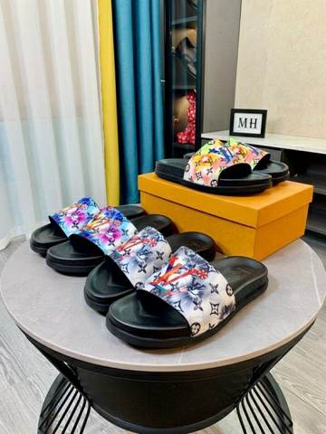 Picture of LV Slippers _SKU718989173442044